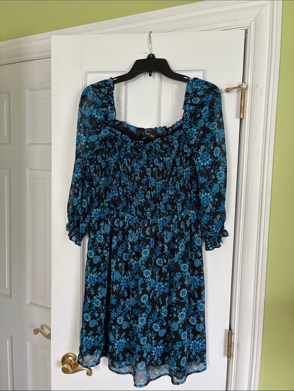 Women's Blue Floral Smocked Dress Size M - Picture 6 of 6